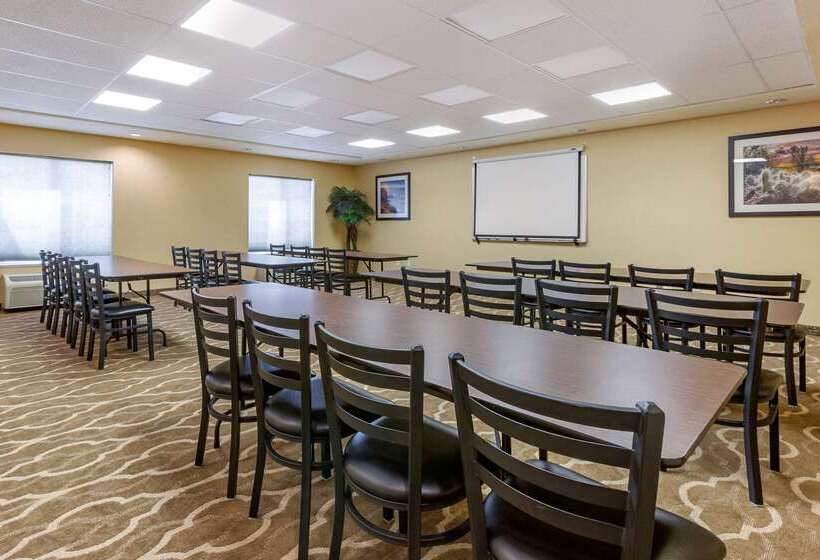 호텔 Comfort Inn & Suites