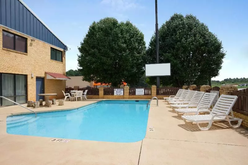 בית מלון כפרי Days Inn By Wyndham Richburg