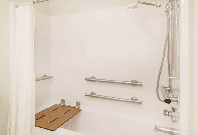 호텔 Days Inn & Suites By Wyndham New Iberia