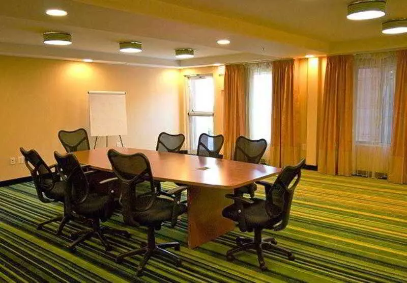 Отель Fairfield Inn And Suites By Marriott Plainville