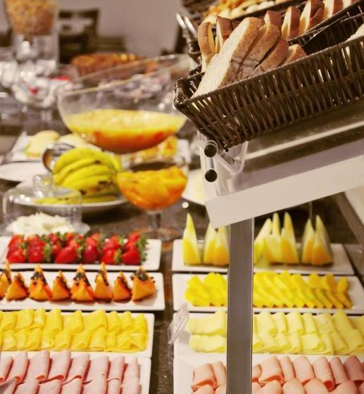 ホテル Gralha Azul