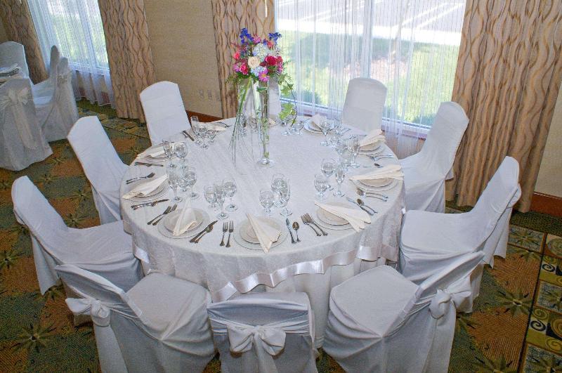 בית מלון כפרי Hilton Garden Inn Milford