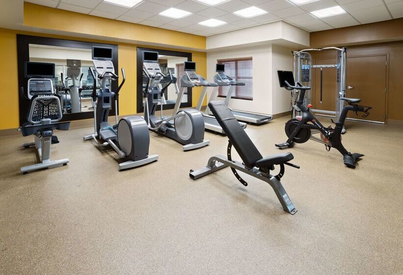 בית מלון כפרי Hilton Garden Inn Milford