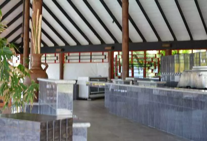 هتل Lifestyle Royal Suites