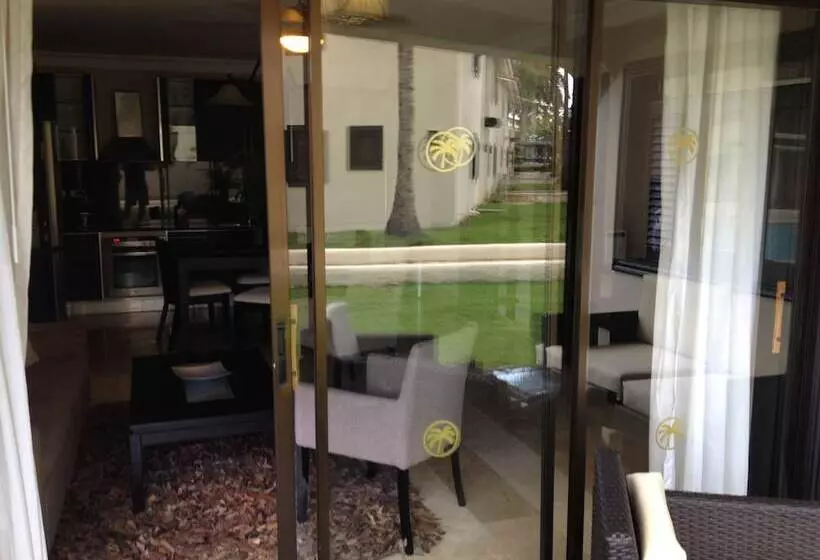 هتل Lifestyle Royal Suites