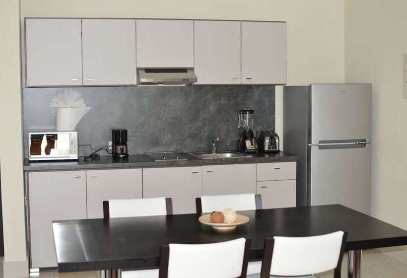 هتل Lifestyle Royal Suites