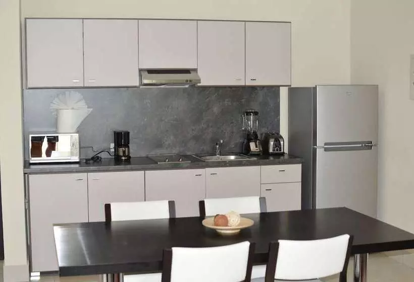 هتل Lifestyle Royal Suites