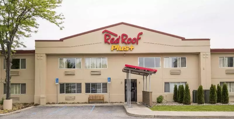 בית מלון כפרי Red Roof Inn Plus+ Poughkeepsie