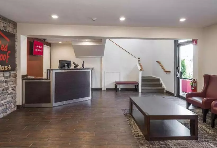 בית מלון כפרי Red Roof Inn Plus+ Poughkeepsie