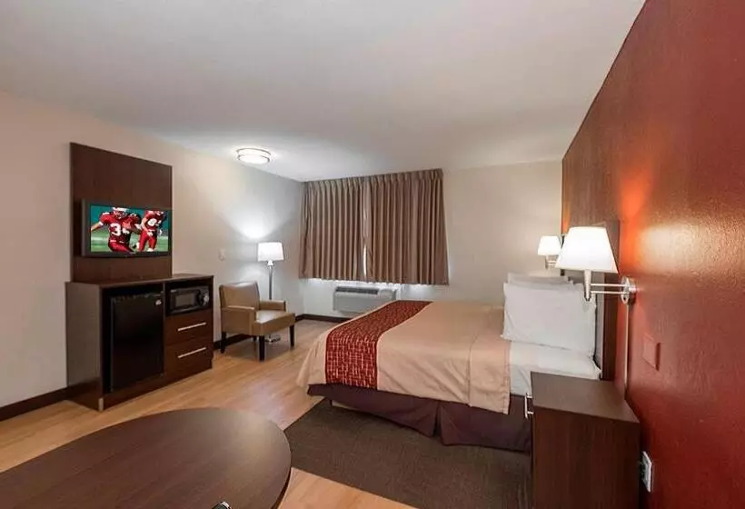 בית מלון כפרי Red Roof Inn Plus+ Poughkeepsie