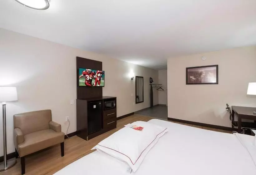 בית מלון כפרי Red Roof Inn Plus+ Poughkeepsie