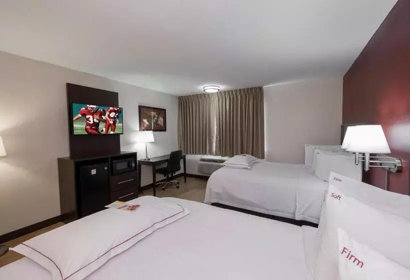 בית מלון כפרי Red Roof Inn Plus+ Poughkeepsie