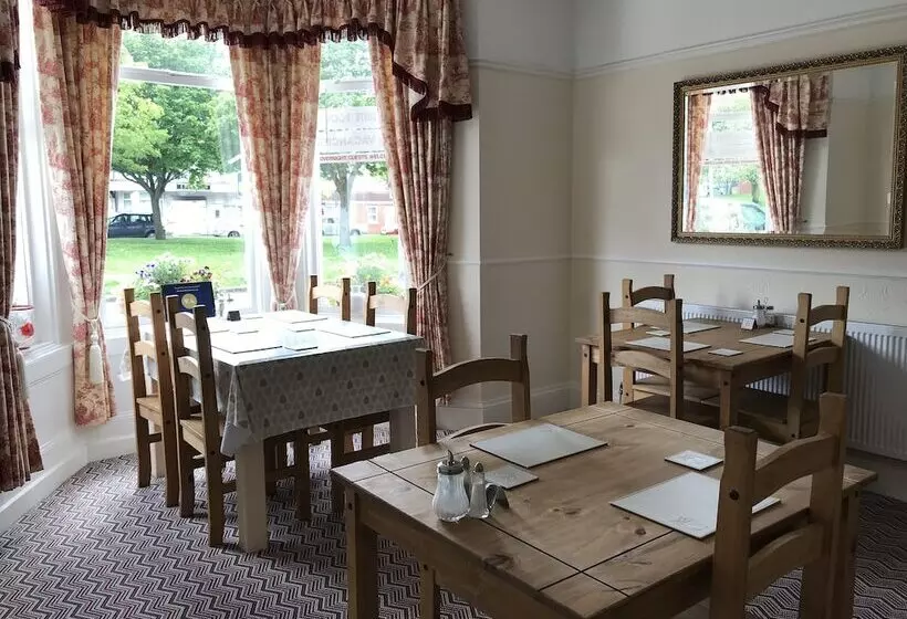 هتل Rembrandt Guest House