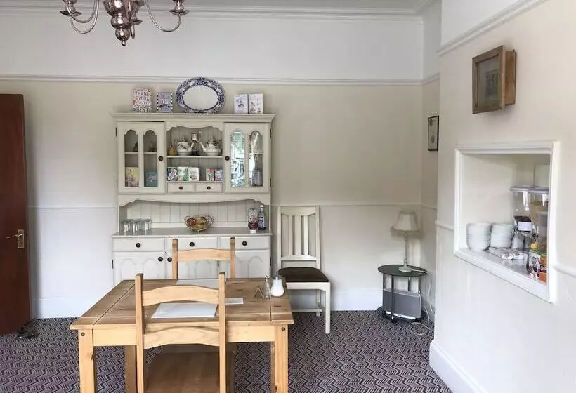 هتل Rembrandt Guest House