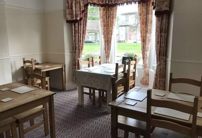 هتل Rembrandt Guest House