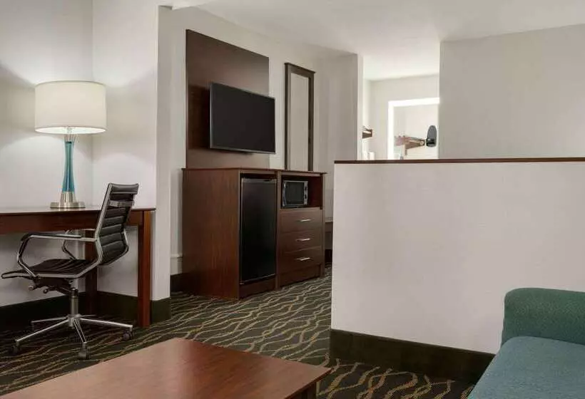 Отель Super 8 By Wyndham Pearl/jackson/east