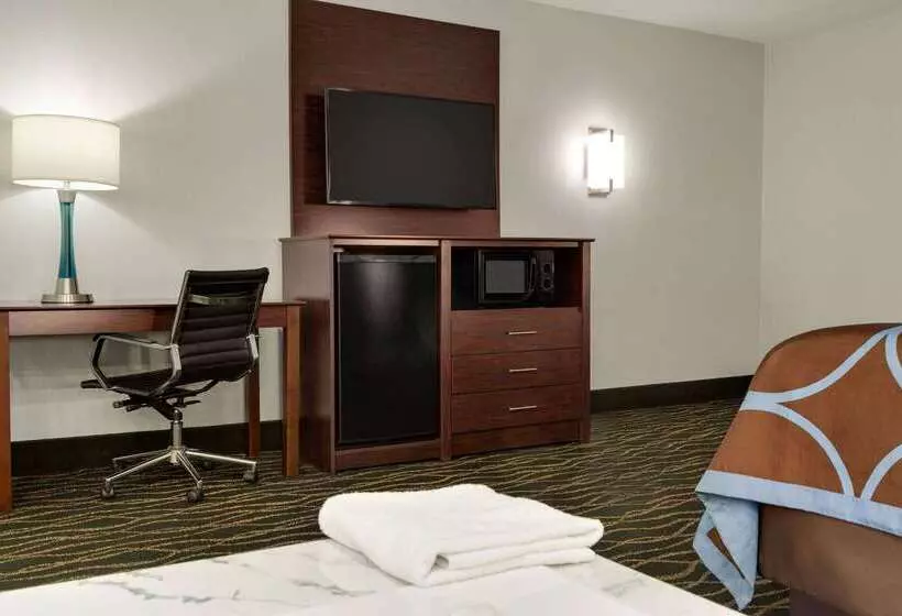 Отель Super 8 By Wyndham Pearl/jackson/east