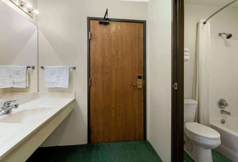 בית מלון כפרי Super 8 By Wyndham Reedsburg