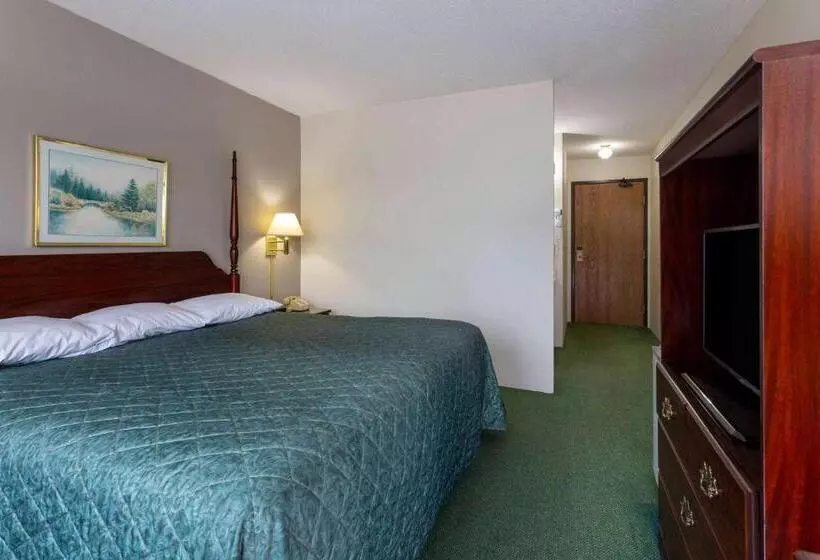 호텔 Super 8 By Wyndham Reedsburg