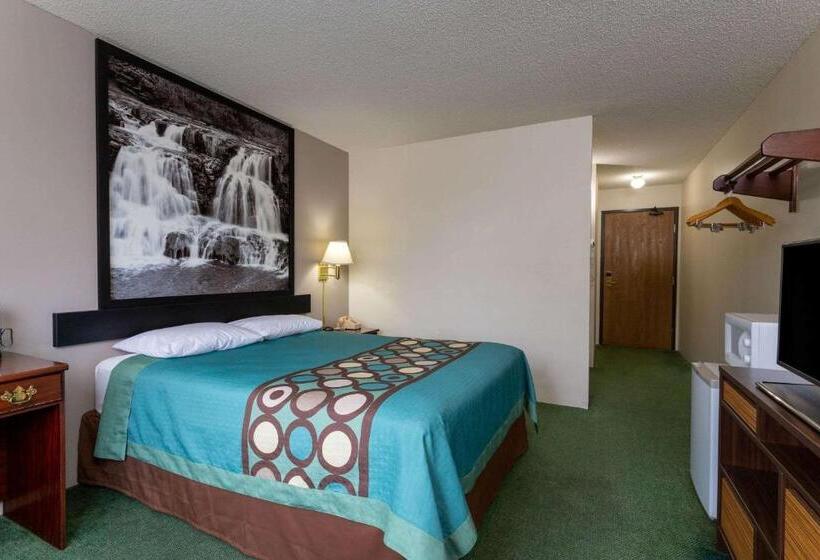 בית מלון כפרי Super 8 By Wyndham Reedsburg