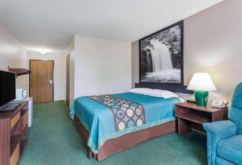 בית מלון כפרי Super 8 By Wyndham Reedsburg