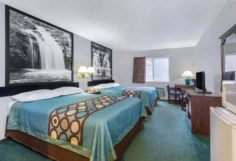 호텔 Super 8 By Wyndham Reedsburg