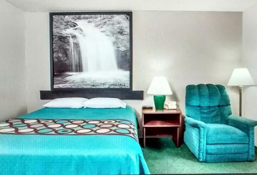 호텔 Super 8 By Wyndham Reedsburg