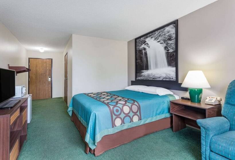 בית מלון כפרי Super 8 By Wyndham Reedsburg