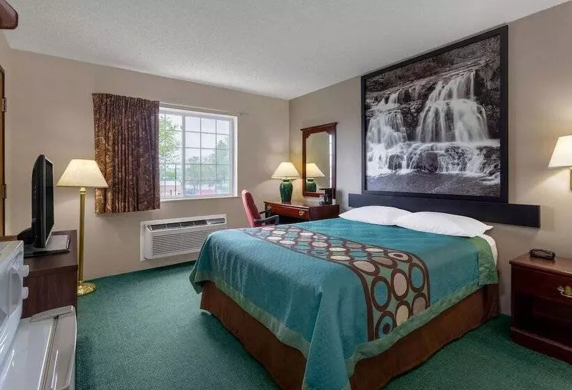 호텔 Super 8 By Wyndham Reedsburg