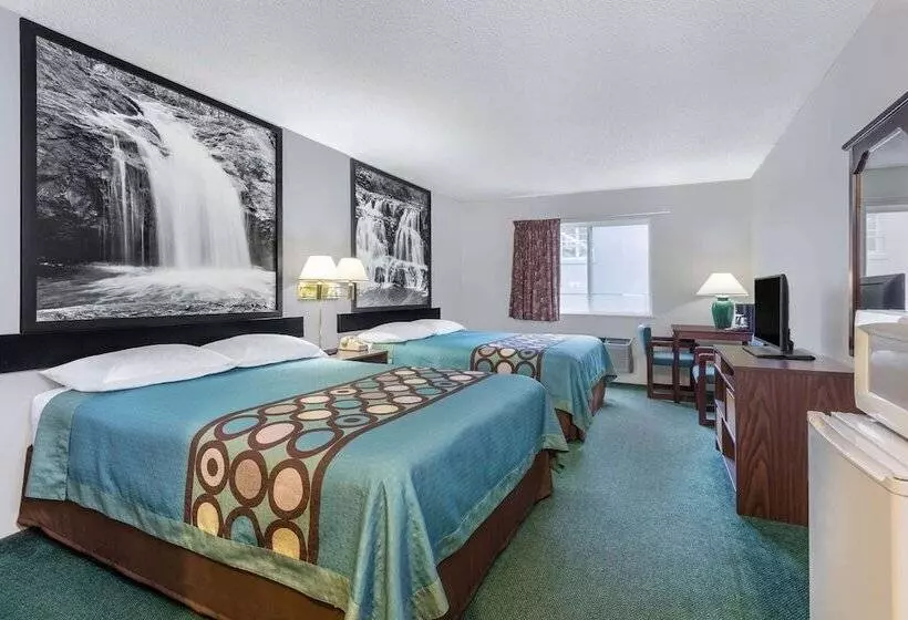 호텔 Super 8 By Wyndham Reedsburg