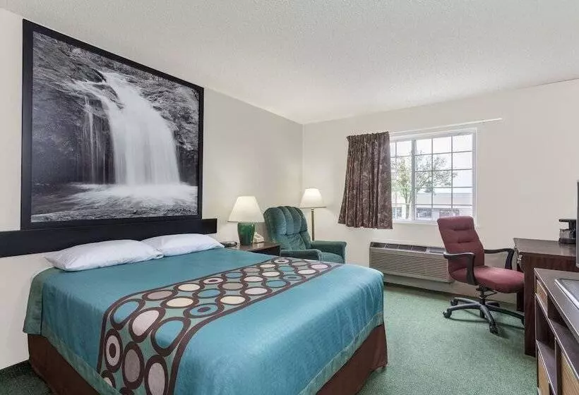 호텔 Super 8 By Wyndham Reedsburg