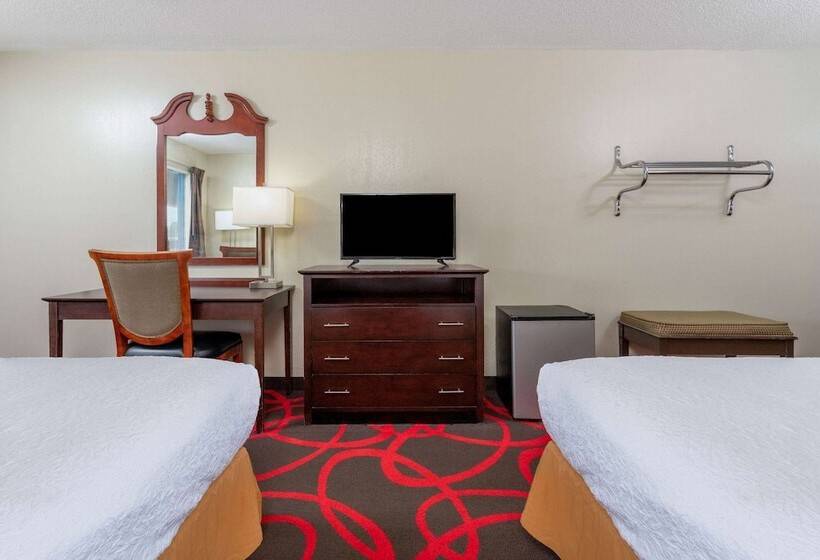 ホテル Travelodge By Wyndham Richmond In