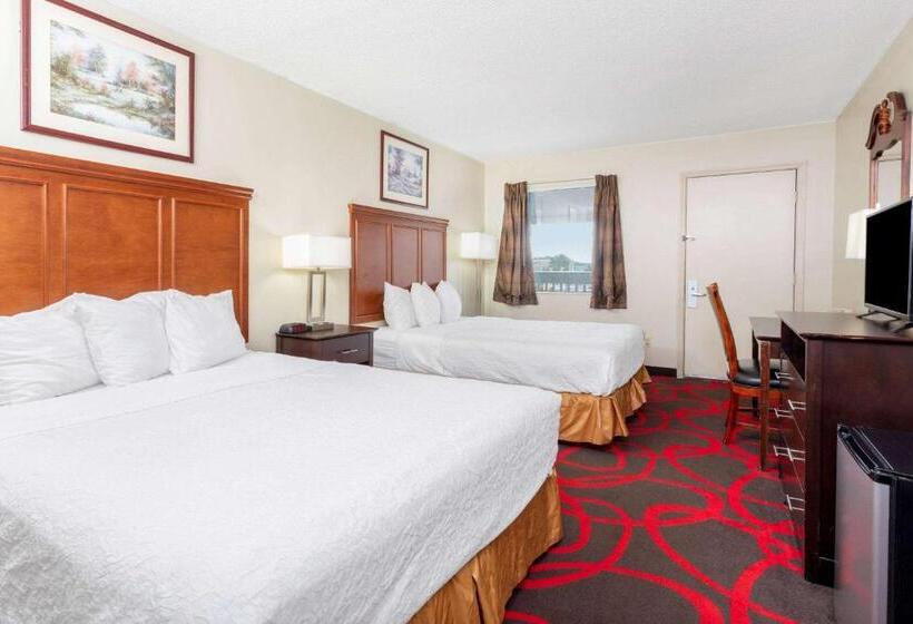 ホテル Travelodge By Wyndham Richmond In