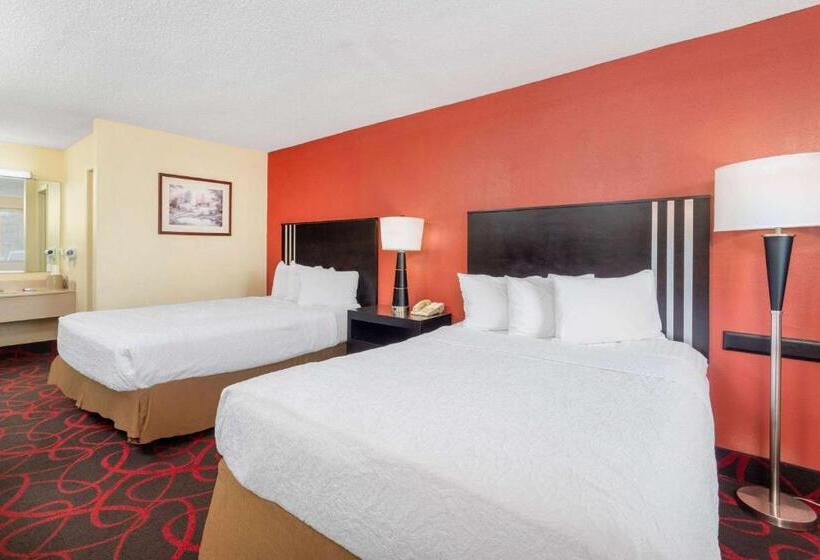 ホテル Travelodge By Wyndham Richmond In