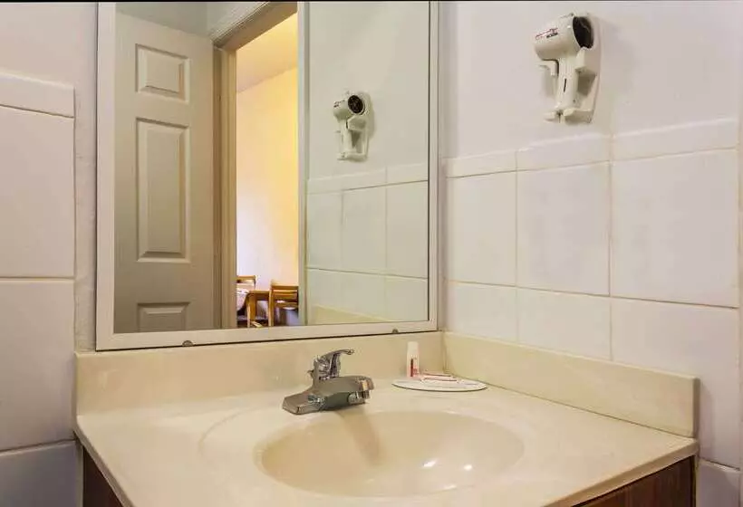 호텔 Travelodge Suites By Wyndham Lake Okeechobee