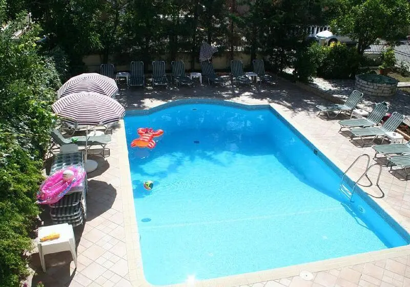 Balaris Apartments