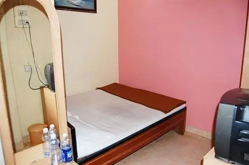 هتل Eden Guest House & Dormitory  Hostel