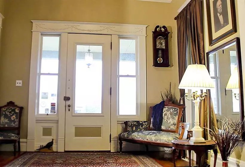 Futrell House Bed & Breakfast