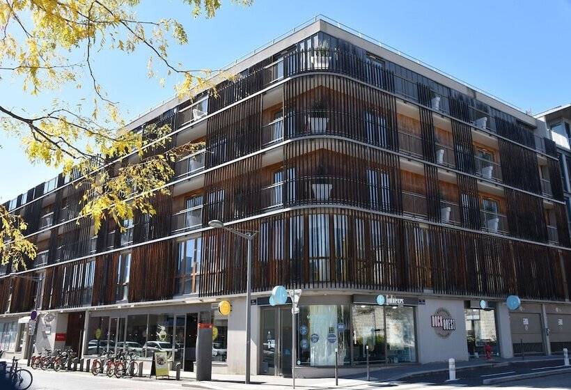 Hotel Adonis Lyon Dock Ouest