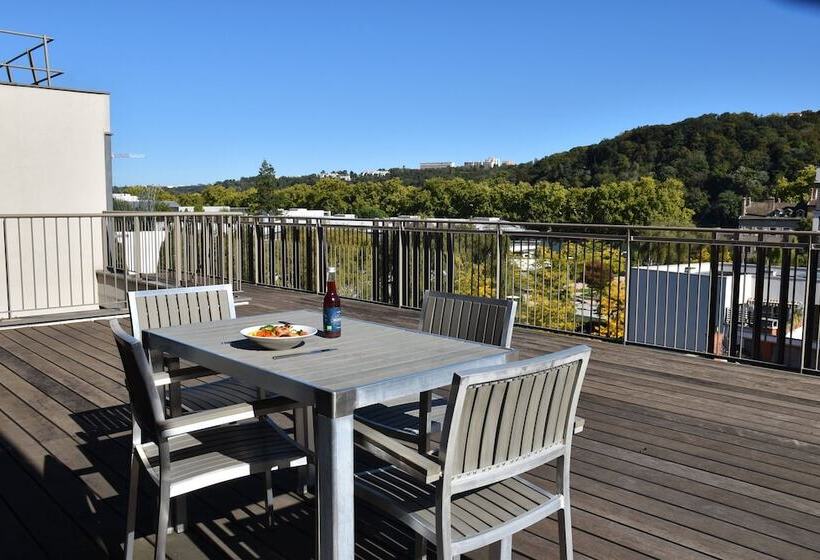 Hotel Adonis Lyon Dock Ouest