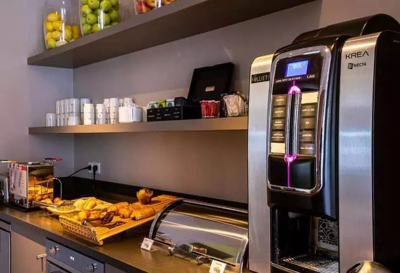 Отель Adonis Lyon Dock Ouest