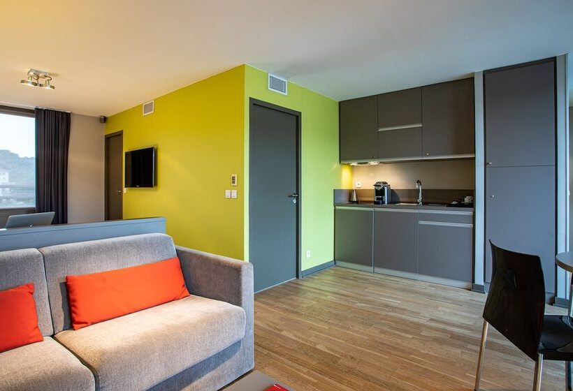 Hotel Adonis Lyon Dock Ouest