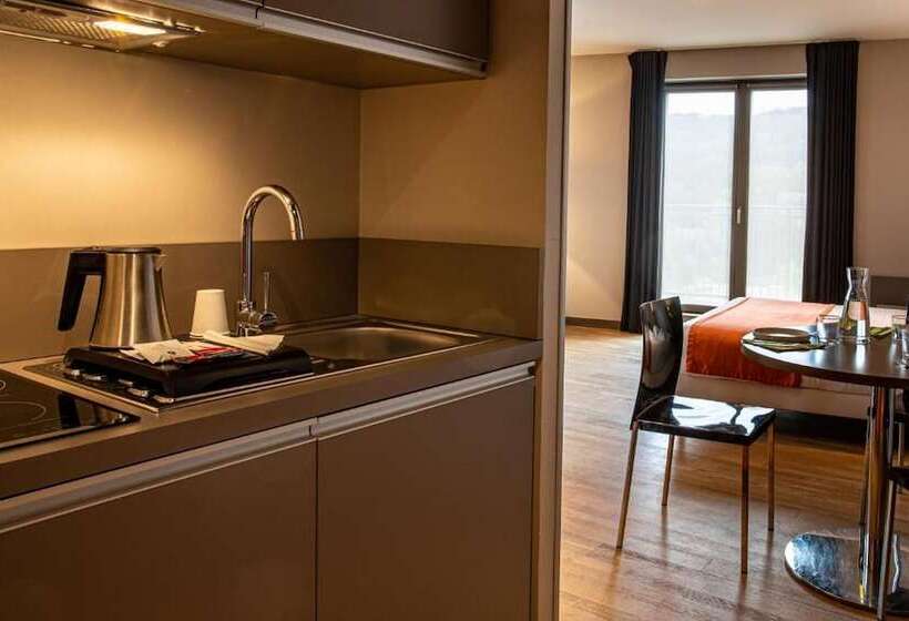 Hotel Adonis Lyon Dock Ouest