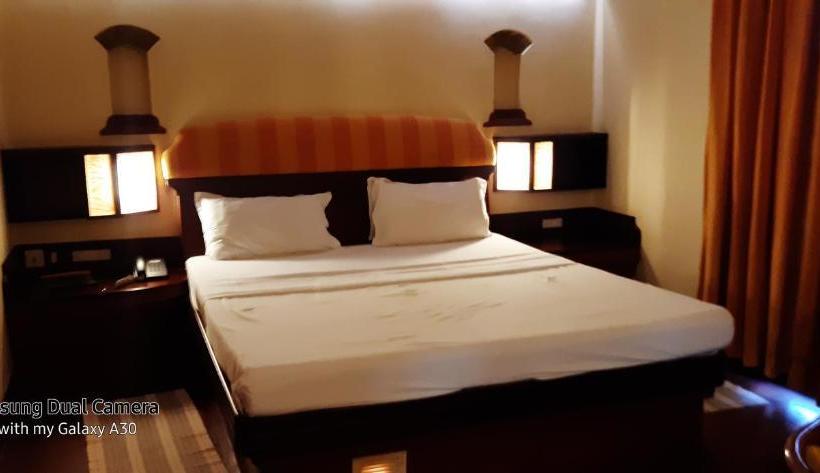 Hotel Bth Sarovaram