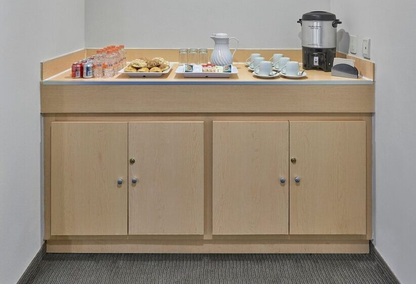 Отель City Express By Marriott Nogales