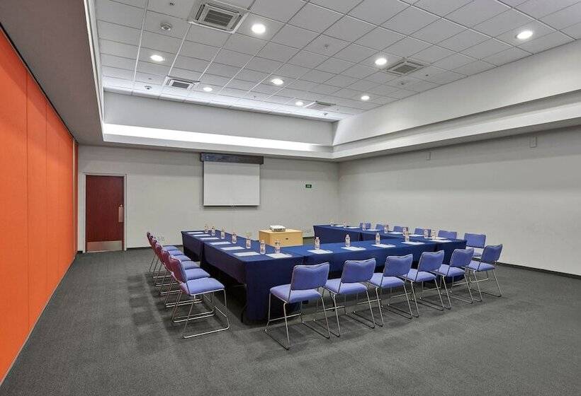 Отель City Express By Marriott Nogales