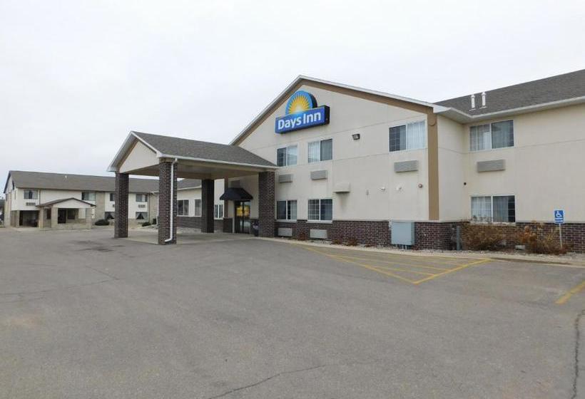 호텔 Reston Inn & Suites