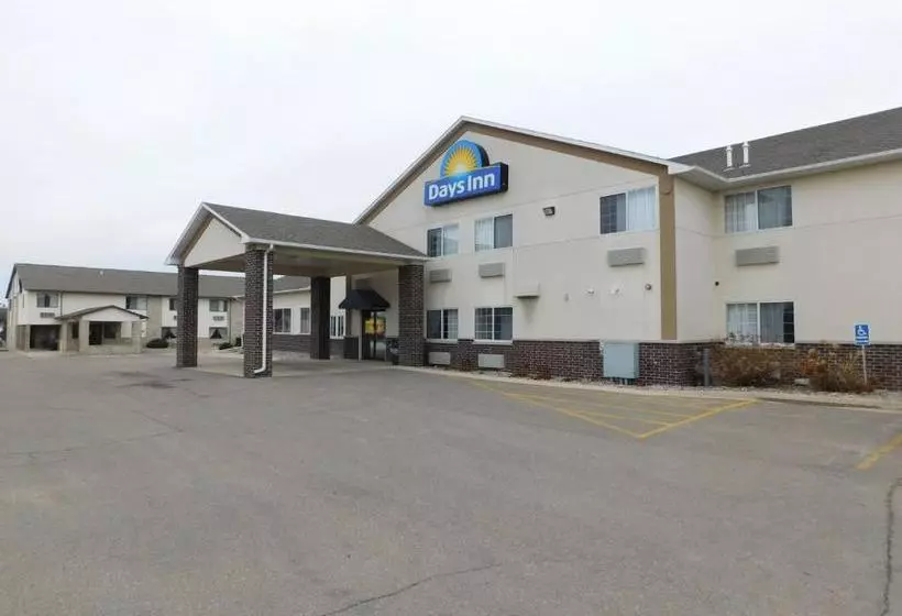 酒店 Reston Inn & Suites