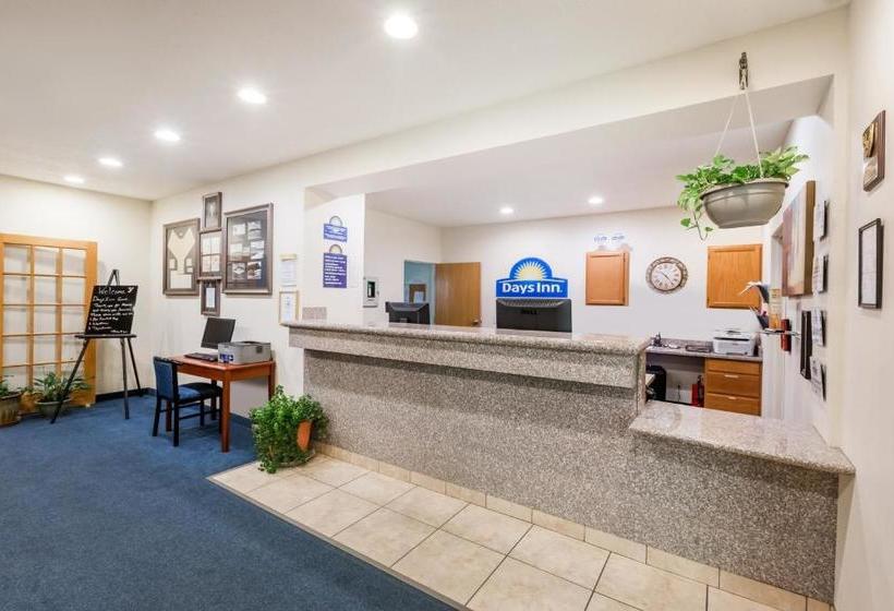 호텔 Reston Inn & Suites