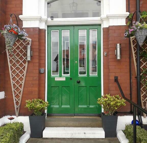 فندق Edendale House